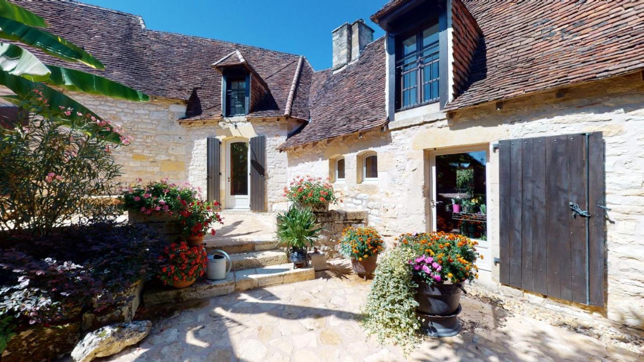 Demeure Du Vallon - Chambres D'Hotes De Charme Azerat Εξωτερικό φωτογραφία